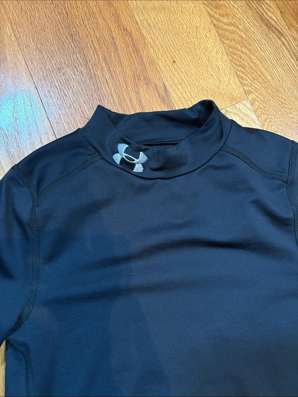 • Under Armour • - Picture 2 of 4